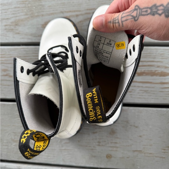 Brand New W7.5 Dr. Martens Boots - Picture 11 of 12